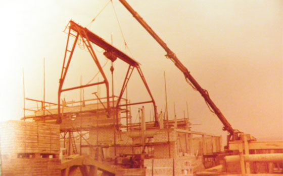 alte Fotografie von 1979 der Baustelle des ersten Geschäftsitzes von Dinger Stone in Bahlingen